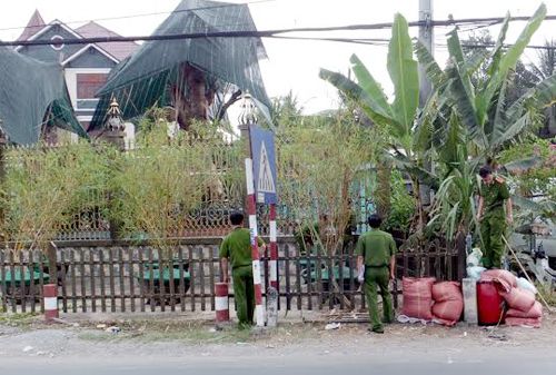 bietthu2-6708-1453638145_zps16fiqcgb bietthu2-6708-1453638145_zps16fiqcgb {focus_keyword} Camera ghi hình kẻ đột nhập biệt thự có 2 vợ chồng bị sát hại bietthu2 6708 1453638145 zps16fiqcgb