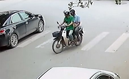 trom-cho-bi-camera-ghi-hinh-o-ha-noi%201_zpsptmj7mfo trom-cho-bi-camera-ghi-hinh-o-ha-noi%201_zpsptmj7mfo {focus_keyword} Trộm chó bị camera ghi hình ở Hà Nội trom cho bi camera ghi hinh o ha noi 201 zpsptmj7mfo