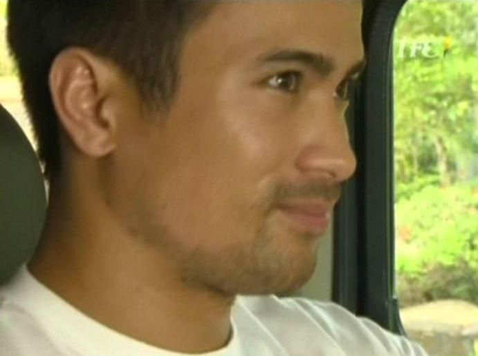 Sam Milby   @samuelmilby 15h &quot;@gorgeousroma: @samuelmilby me #Eros! I&#39;m watching. Go and win #Anessa back! :-)&quot; let&#39;s see if Eros can win her back...again - 20130618_HKLM_PilotEpisode5_17_zps12bd309e